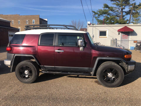 2007 Toyota FJ Cruiser for sale at Jim's Hometown Auto Sales LLC in Byesville OH