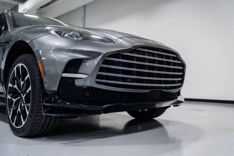 2023 Aston Martin DBX 707