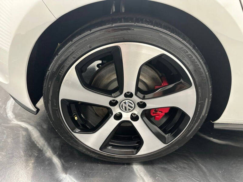 2017 Volkswagen Golf GTI SE