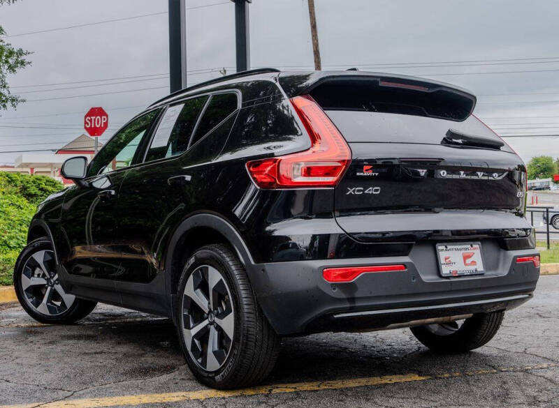 2025 Volvo XC40 B5 Plus Dark Theme