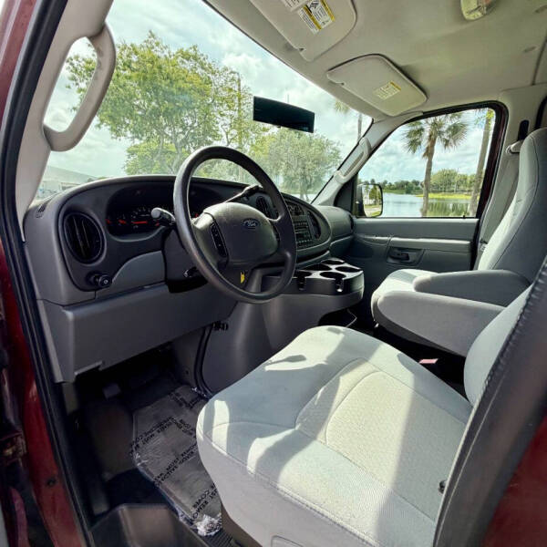 2008 Ford E-Series E-350 SD XLT
