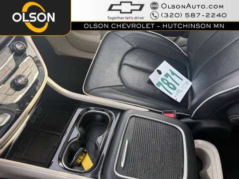 2023 Chrysler Pacifica Plug-In Hybrid Limited