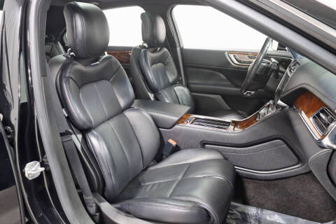 2017 Lincoln Continental Select