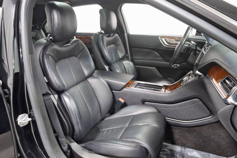 2017 Lincoln Continental Select