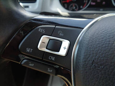 2016 Volkswagen Golf TSI SE