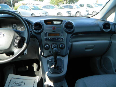 2008 Kia Rondo LX