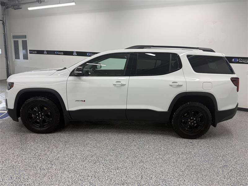 2022 GMC Acadia AT4