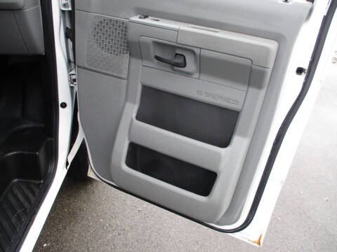 2014 Ford E-Series E-150