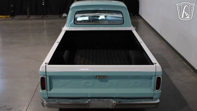 1965 Ford F-100