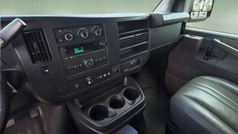 2022 Chevrolet Express 2500
