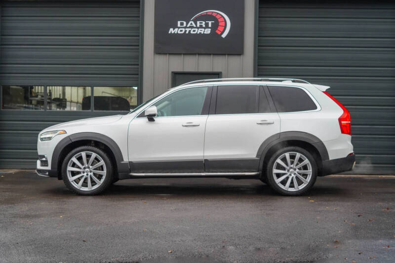 2016 Volvo XC90 T6 Momentum