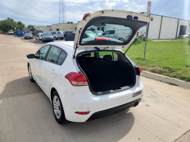 2017 Kia Forte5 LX