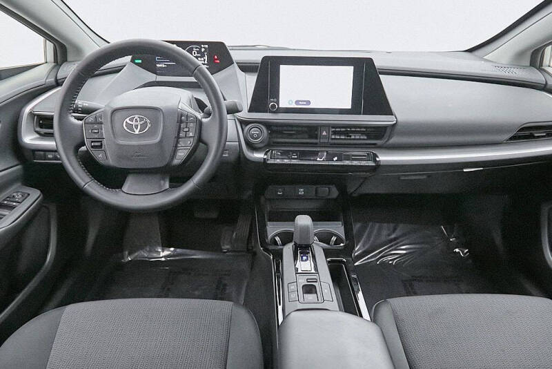 2025 Toyota Prius LE