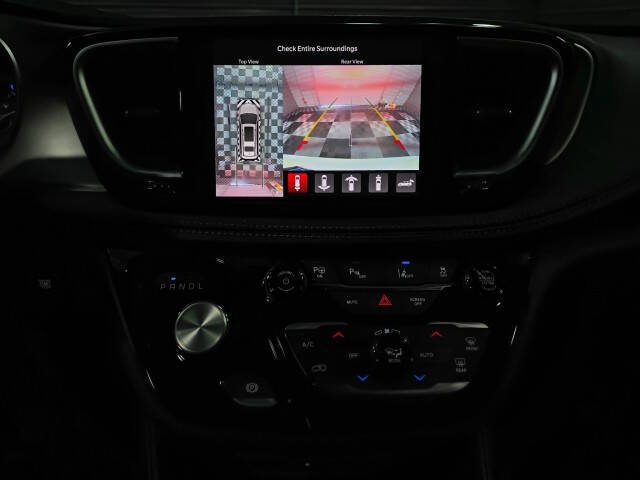 2025 Chrysler Pacifica Plug-In Hybrid Pinnacle