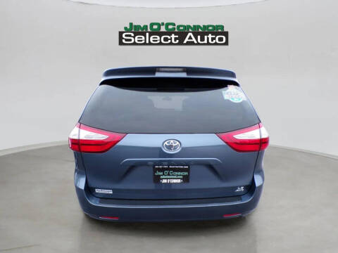 2017 Toyota Sienna LE 7-Passenger