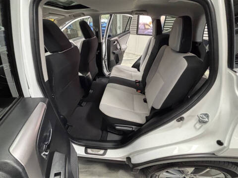 2017 Toyota RAV4 Hybrid XLE