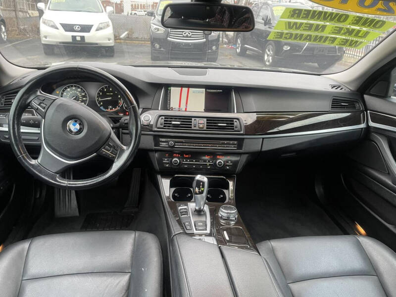 2015 BMW 5 Series null photo 13