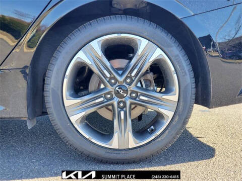 2023 Kia K5 EX