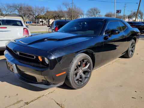 2016 Dodge Challenger SXT Plus