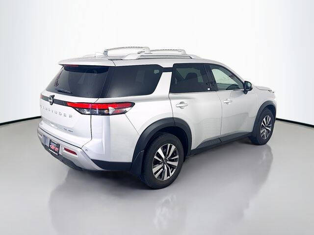 2023 Nissan Pathfinder SL