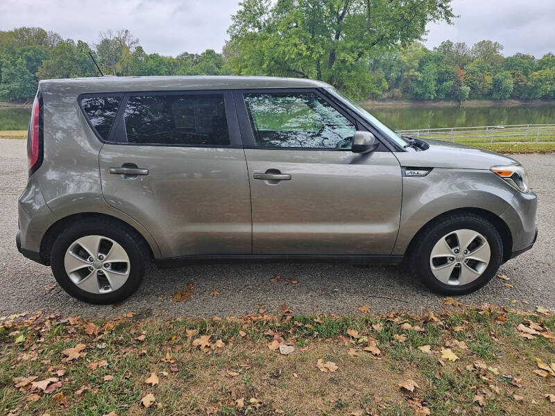 Used 2016 Kia Soul Base with VIN KNDJN2A21G7309625 for sale in Terre Haute, IN