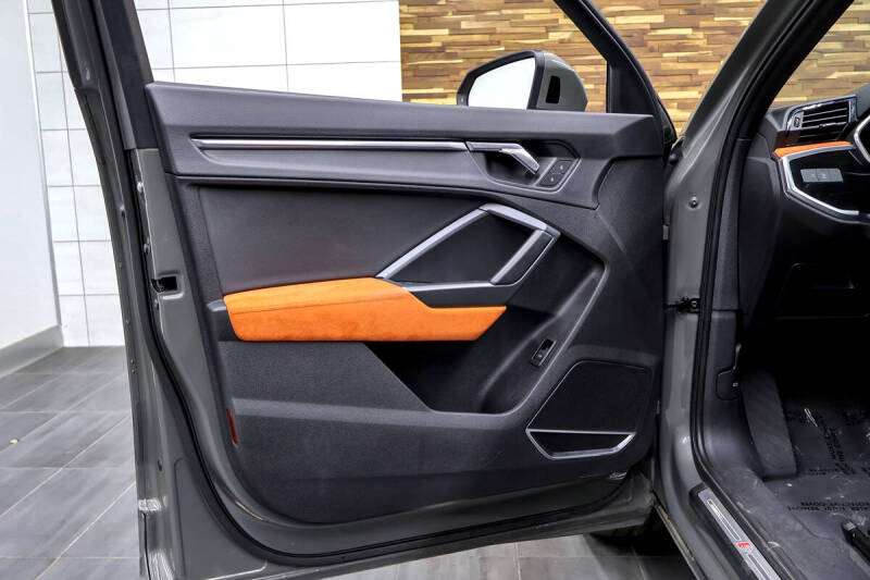 2019 Audi Q3 quattro S line Prem Plus 45 TFSI