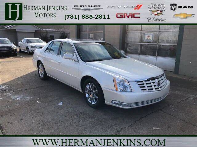 2011 Cadillac DTS for sale at CAR MART in Union City TN