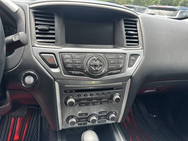 2019 Nissan Pathfinder SL