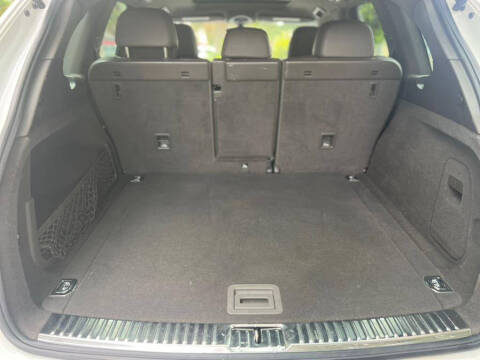 2017 Porsche Cayenne Platinum Edition