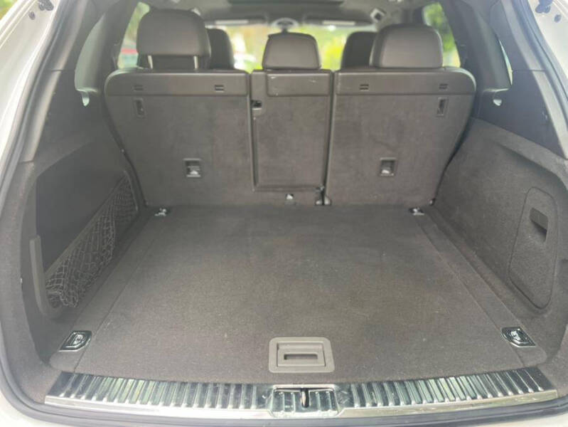 2017 Porsche Cayenne Platinum Edition