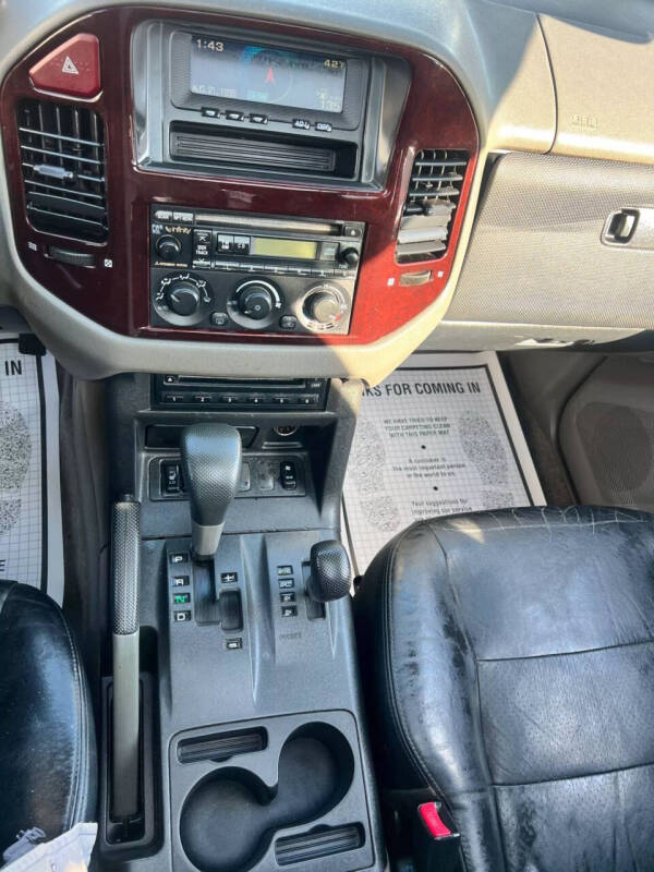 2002 Mitsubishi Montero Limited