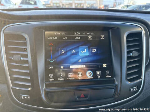 2017 Chrysler 200 Limited Platinum