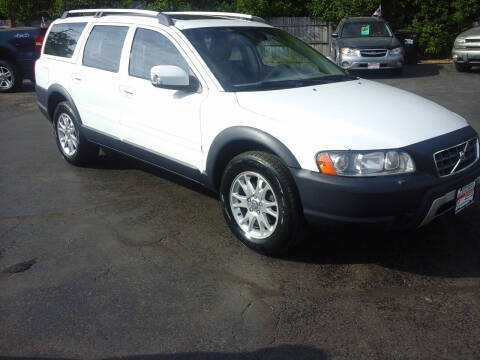 2007 Volvo XC70 for sale at Auto Outpost-North, Inc. in McHenry IL
