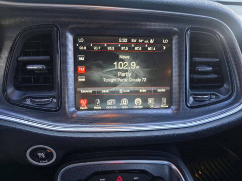 2016 Dodge Challenger SXT Plus