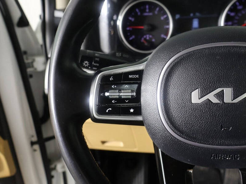 2023 Kia Carnival EX