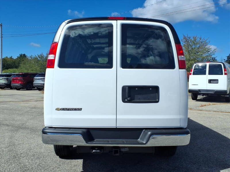 2025 Chevrolet Express 2500