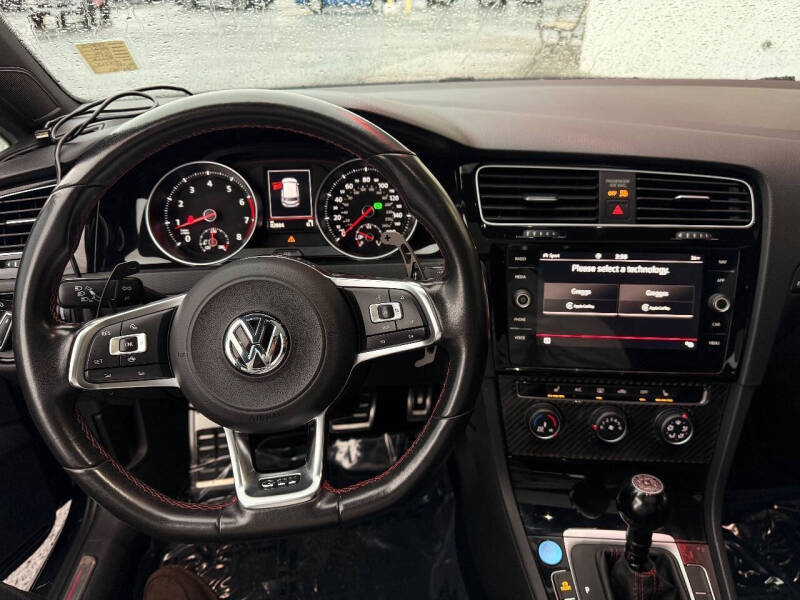 2021 Volkswagen Golf GTI SE