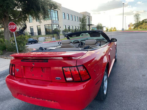 2004 Ford Mustang Deluxe