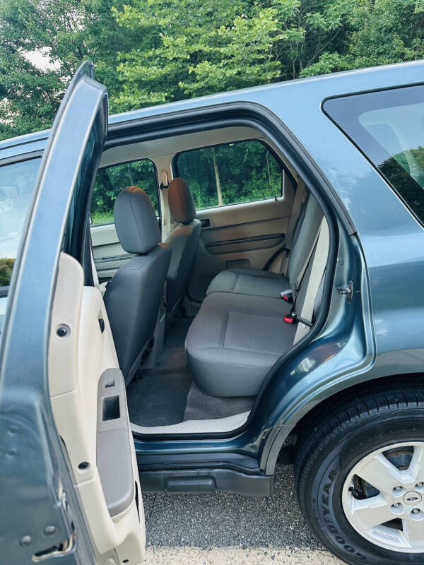 2010 Ford Escape XLS - Photo 16
