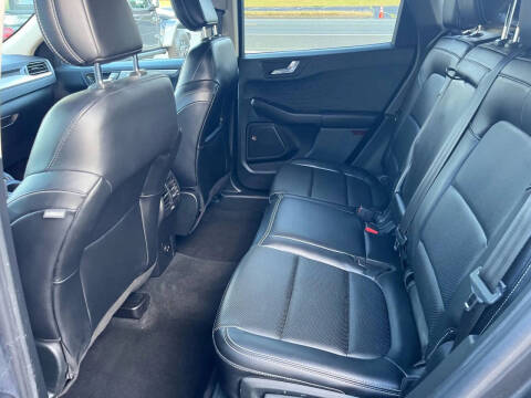 2020 Ford Escape SEL