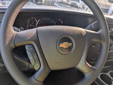 2025 Chevrolet Express 2500