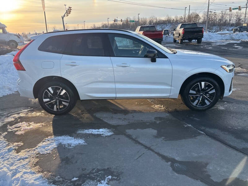 2026 Volvo XC60 B5 Plus