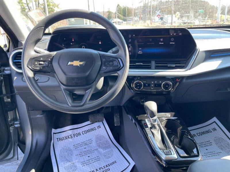 2024 Chevrolet Trax LT