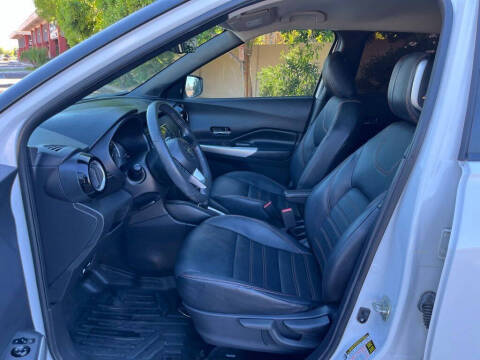 2020 Nissan Kicks SR