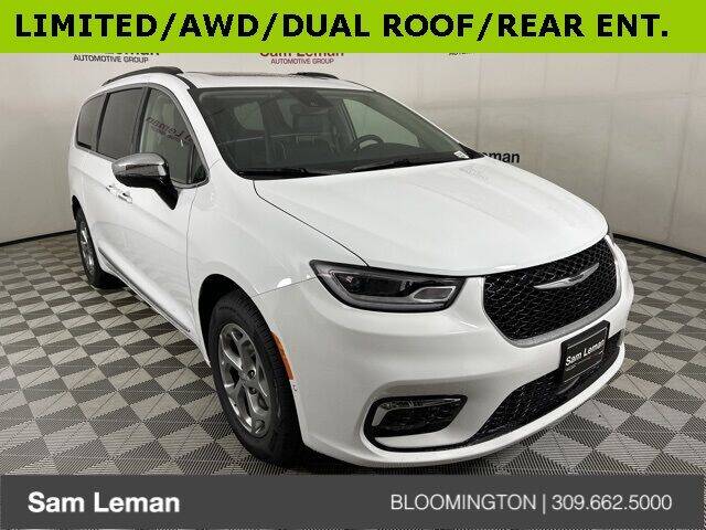 2023 Chrysler Pacifica for sale at Sam Leman CDJR Bloomington in Bloomington IL