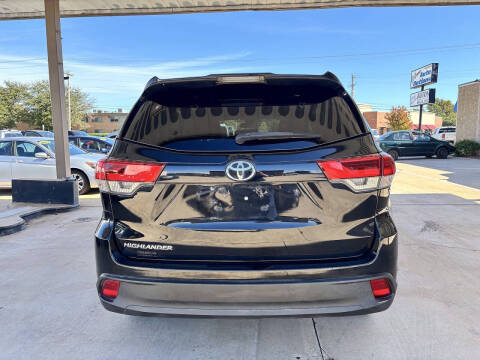 2018 Toyota Highlander LE