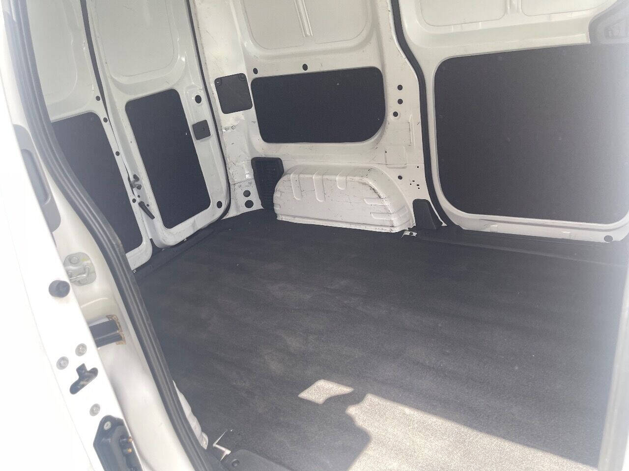 2018 Nissan NV200 Van - $18,900