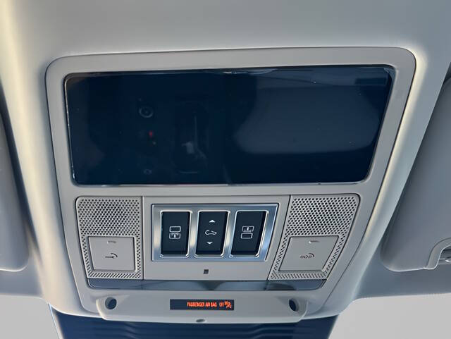 2025 Land Rover Discovery P300 Dynamic SE