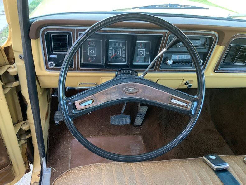 1975 Ford F-250