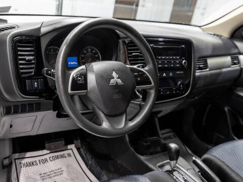 2014 Mitsubishi Outlander ES